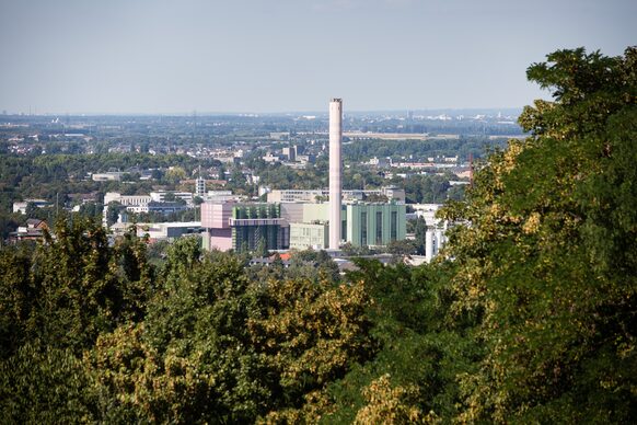 Fernblick auf die Müllverbrennungsanlage in Bonn